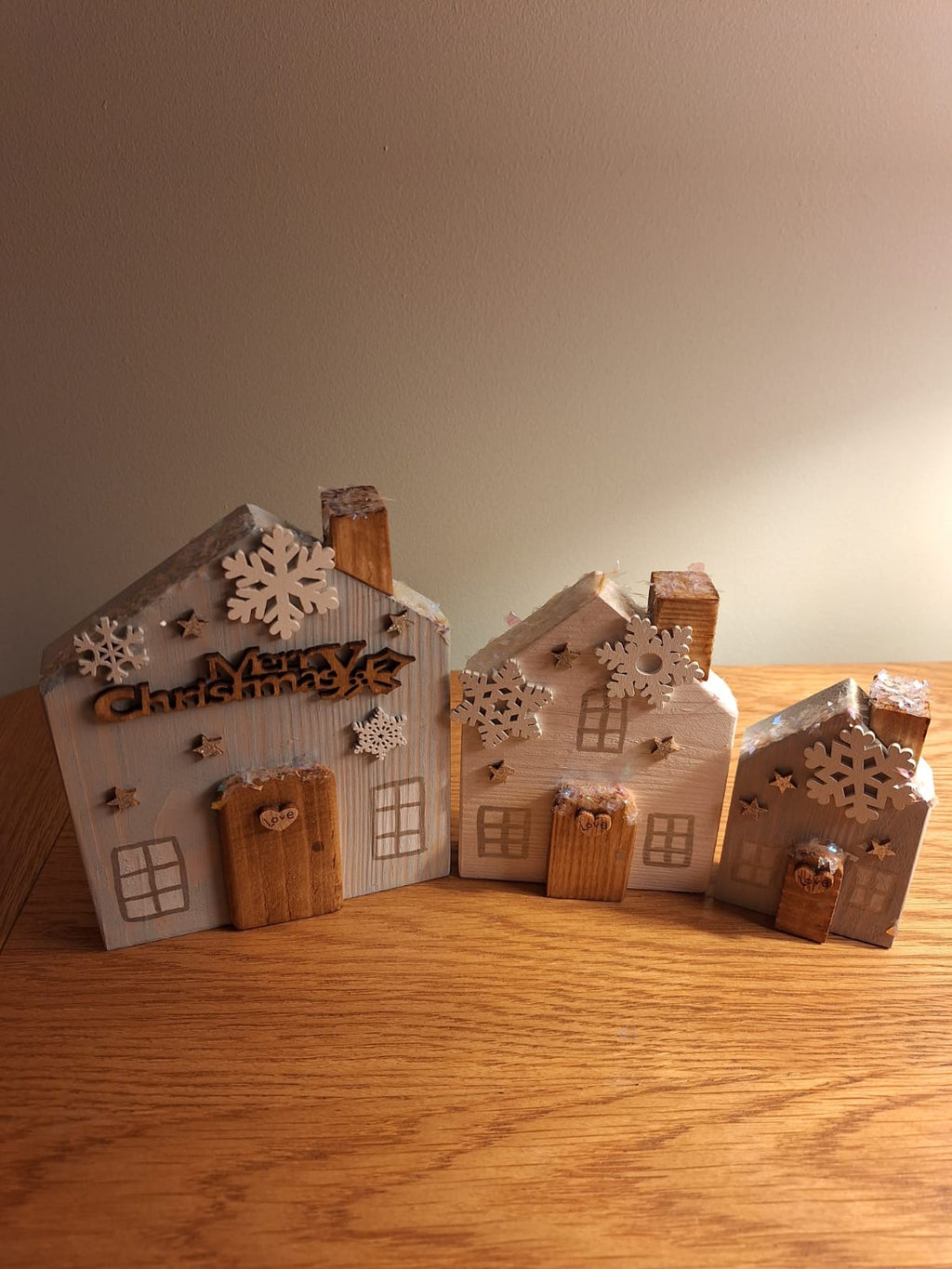 Set of 3 christmas houses
