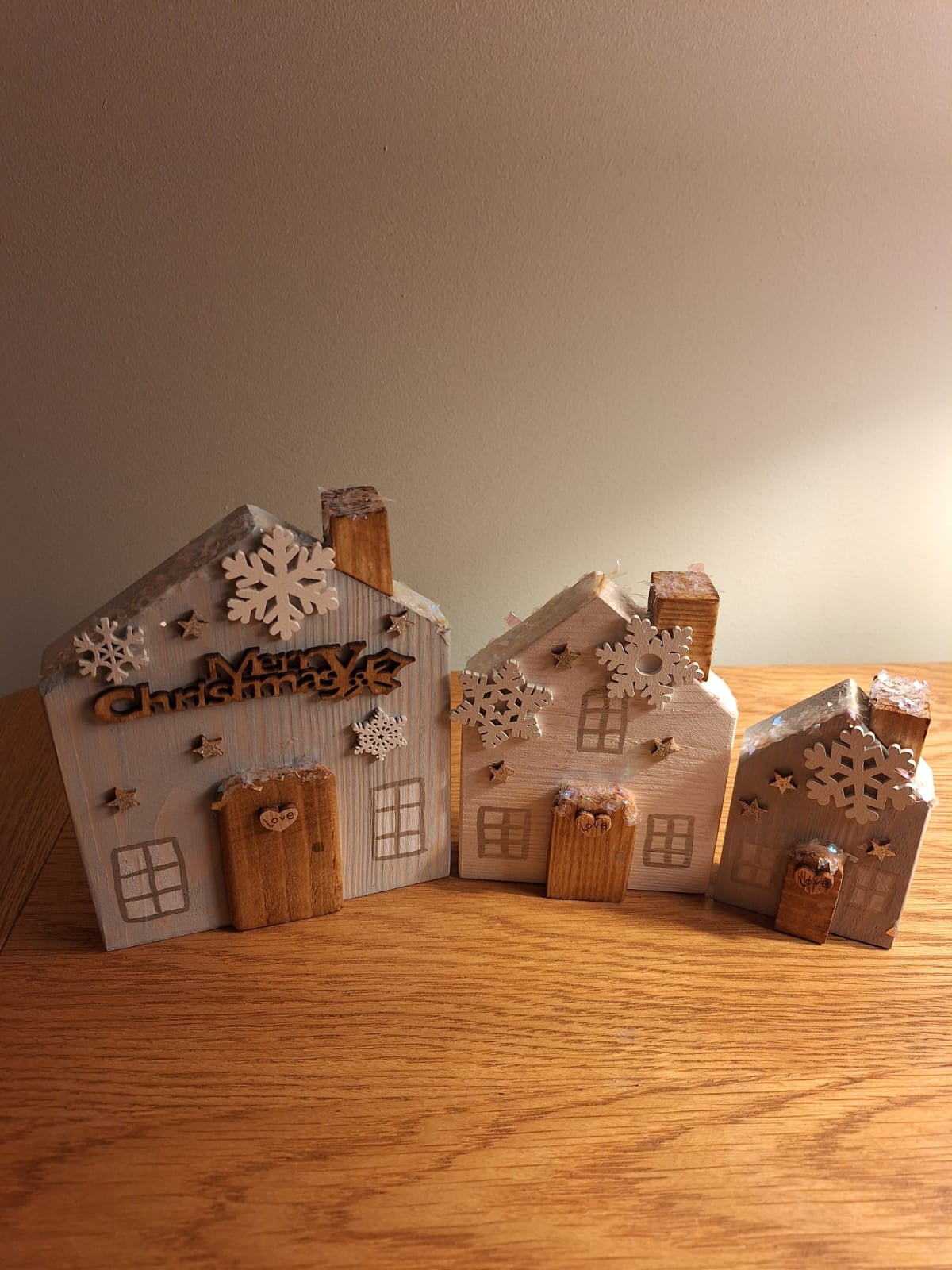 Set of 3 christmas houses