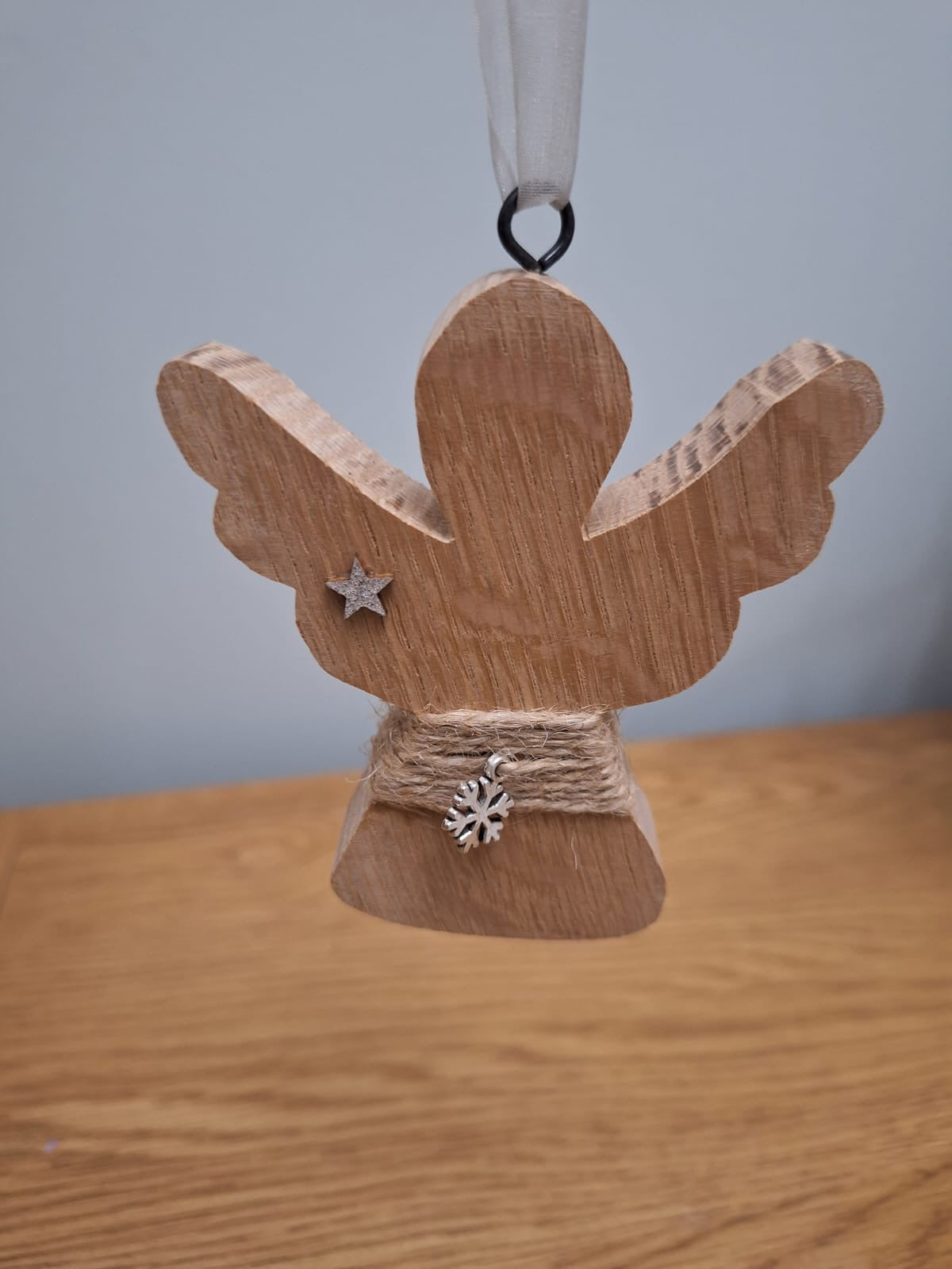 Set of 4 solid oak tree hangers