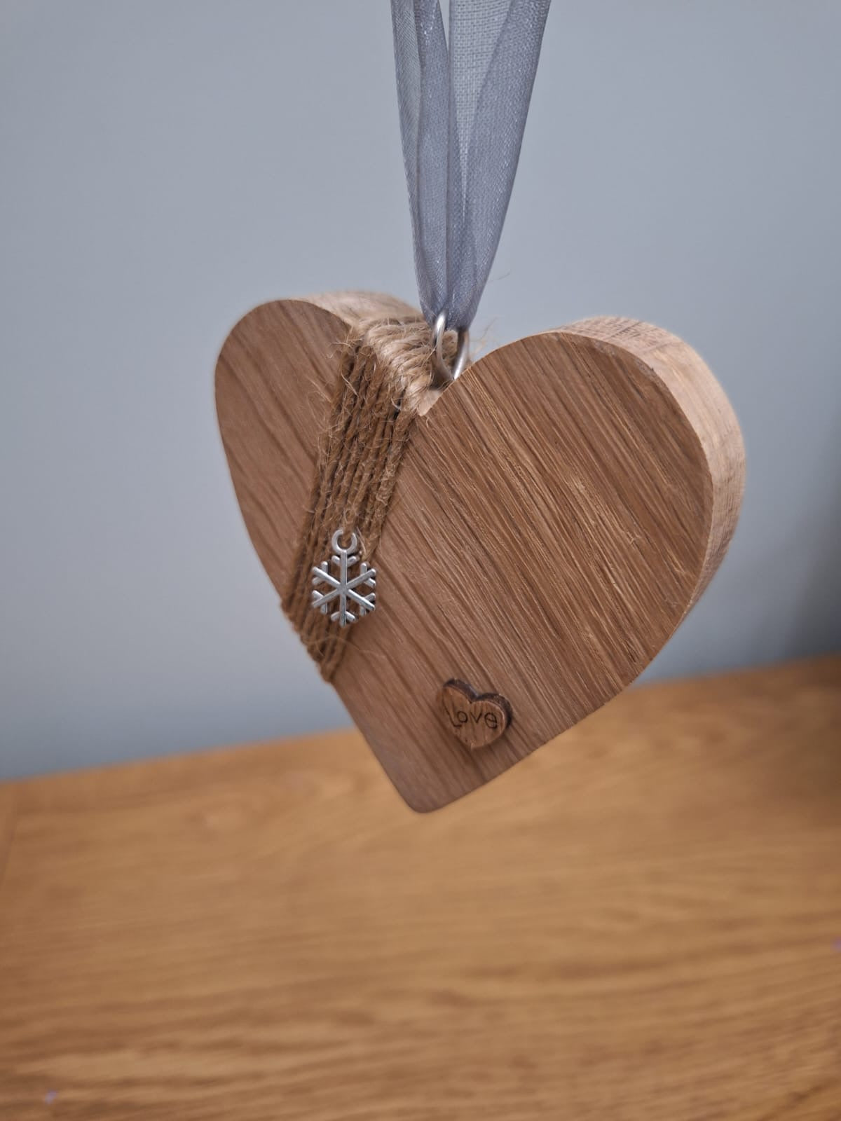 Set of 4 solid oak tree hangers